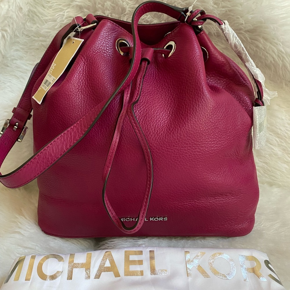 MICHAEL KORS Jules Large Drawstring Shoulder Bag